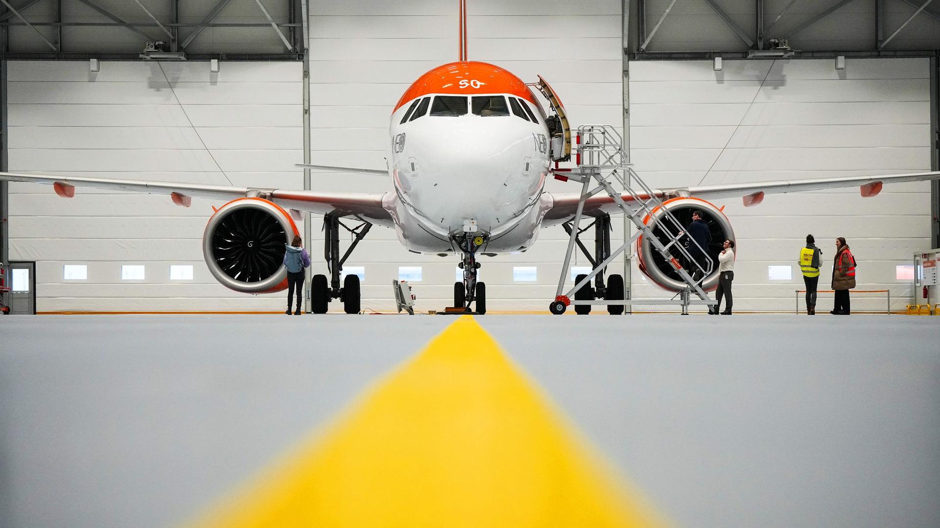Ein Airbus A320 Neo im Hangar: Easyjet will wieder in die Gewinnzone fliegen.