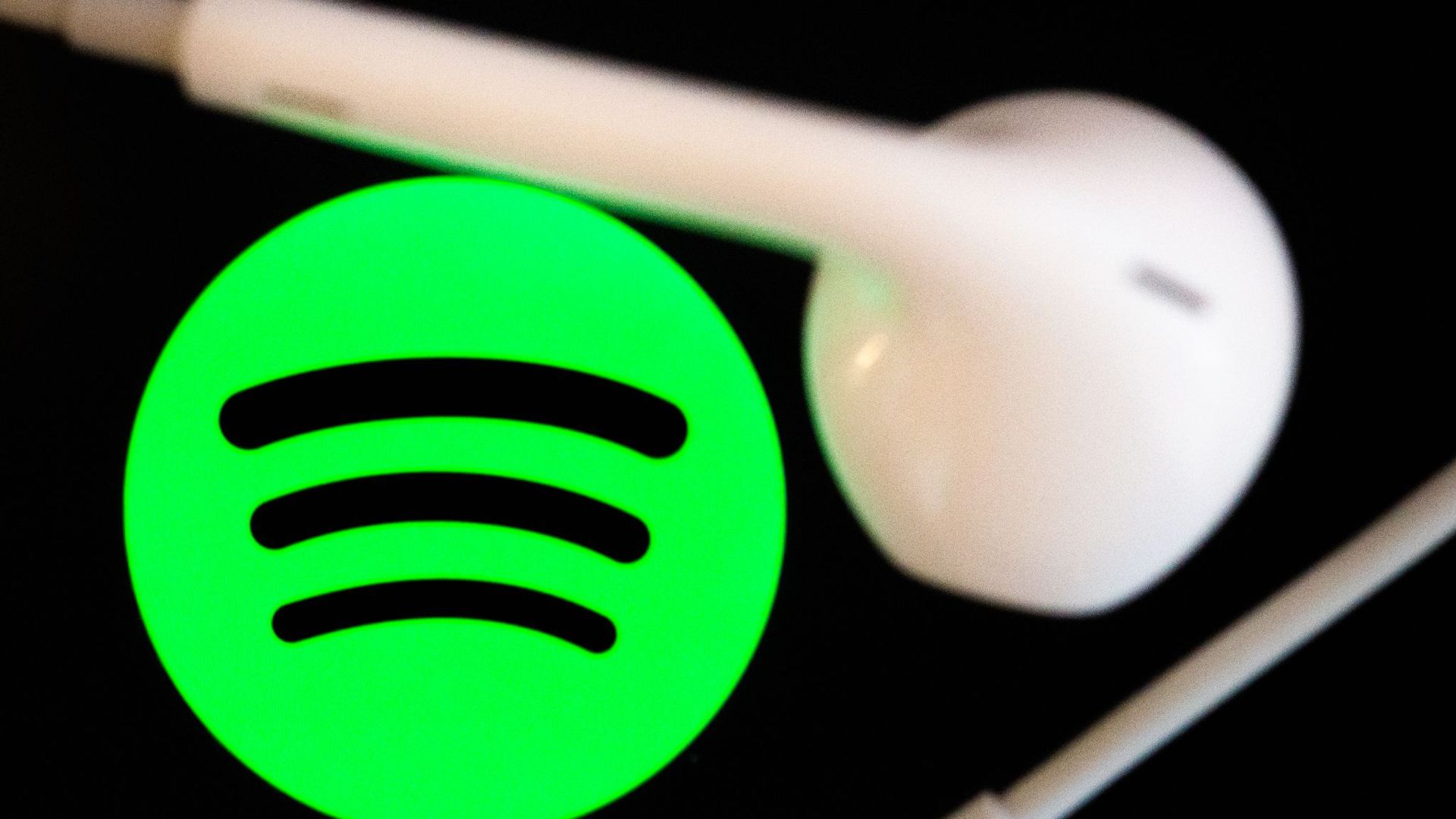 Der Umsatz von Spotify wuchs im vergangenen Quartal auf rund 3,17 Milliarden Euro. Unterm Strich verbuchte der Streamingdienst einen Verlust von 270 Millionen Euro.