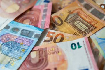 „Die Banken erhöhen nach und nach die Kreditzinsen und gehen zurückhaltender bei der Vergabe vor“, sagt Ifo-Experte Klaus Wohlrabe.