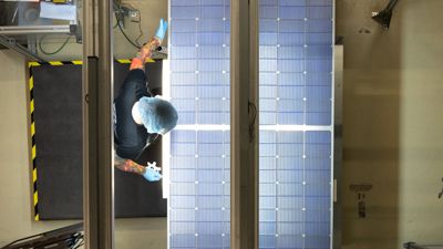 Der sächsische Umweltminister Wolfram Günther bittet die Bundesregierung um Unterstützung zur Förderung der Solarproduktion.