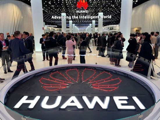 Huaweis Smartphone Mate 60 war in China als Triumph des Konzerns gegen US-Sanktionen gefeiert worden.