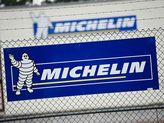 Die Reifenbranche in Deutschland steckt in der Krise. Auch die Michelin-Werke sind davon betroffen.