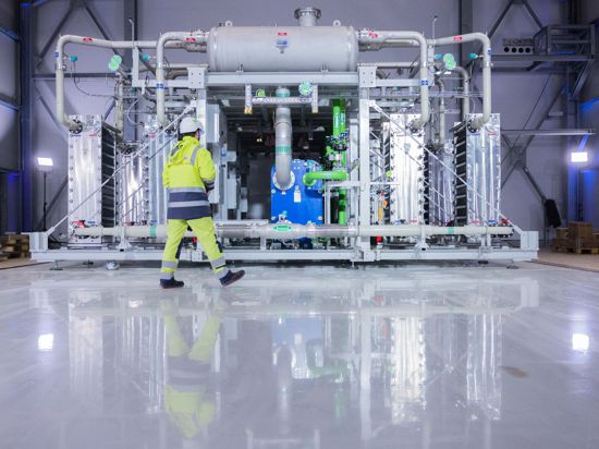 Ein Elektrolyseur für die Herstellung von grünem Wasserstoff bei Air Liquide in Oberhausen.