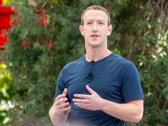 Mark Zuckerbergs große KI-Pläne bringen Meta stärker in Wettbewerb mit dem ChatGPT-Entwickler OpenAI und anderen Tech-Schwergewichten.