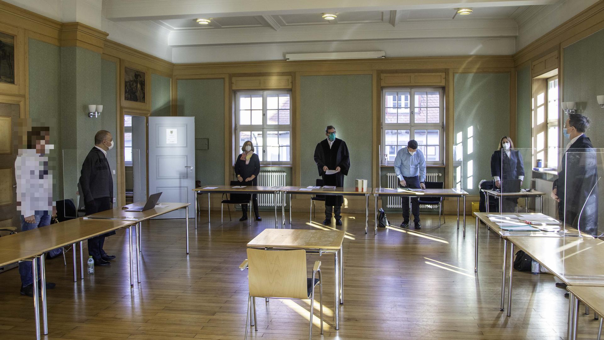 Verhandlung des Amtsgerichts Pforzheim im ehemaligen Ratssaal im Rathaus Dietlingen.