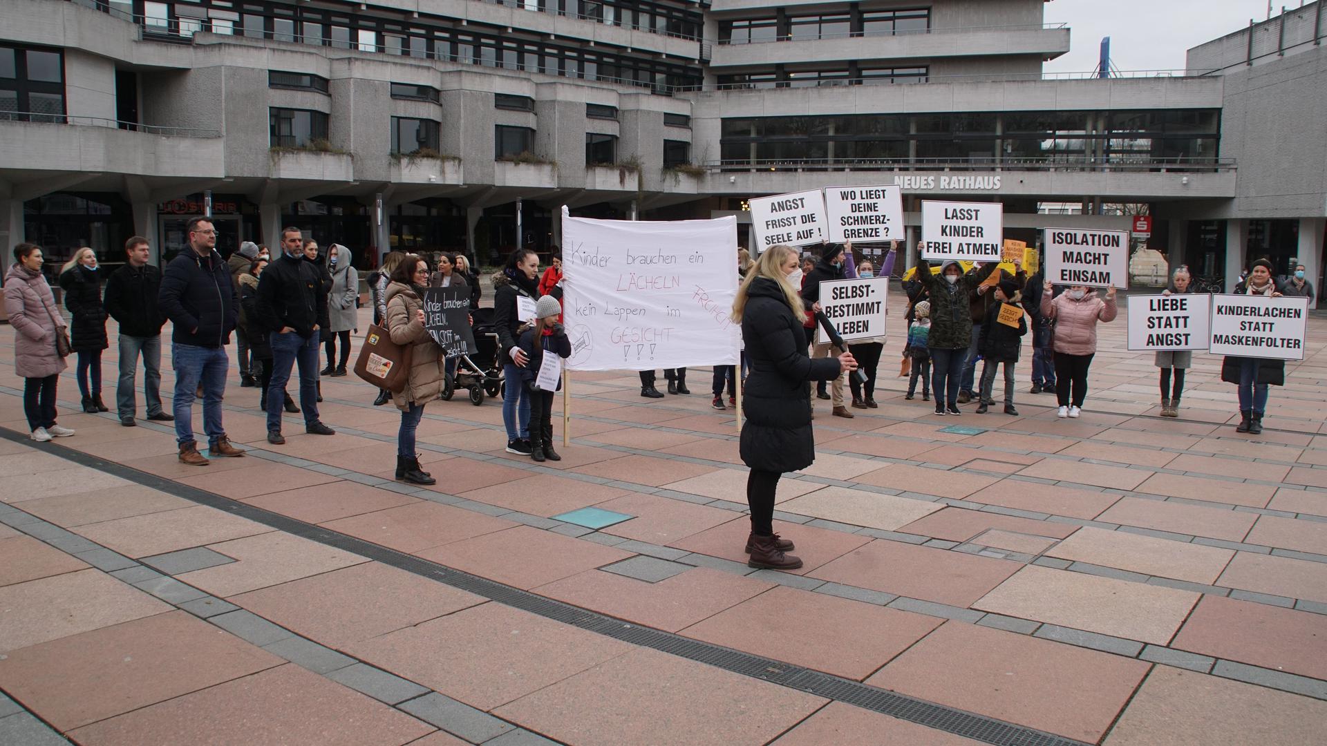 Demo am Pforzheimer Marktplatz gegen die Maskenpflicht für Grundschüler