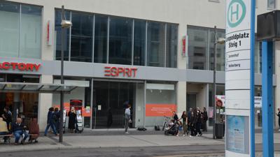 Das Esprit-Gebäude am Leopoldplatz in der Pforzheimer Innenstadt steht seit zwei Jahren leer. Nun könnte es Bewegung bei der Suche nach einem Nachfolger geben.