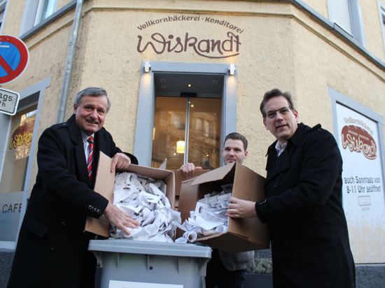 Erik Schweickert (rechts) hat Anfang des Jahres gemeinsam mit Hans-Ulrich Rülke und Jannis Wiskandt eine halbe Million Belege gesammelt 