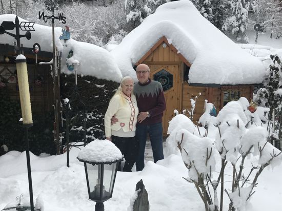 Die Natur vor der Haustür: Seit zwölf Jahren haben Henriette und Karl Polzer ihren ersten Wohnsitz auf dem Campingplatz bei Bad Wildbad. 