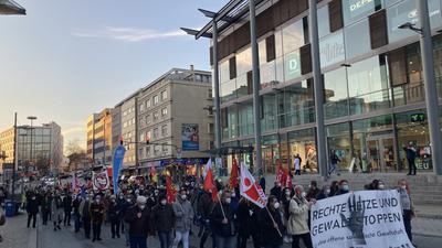 Demonstrationszug der Initiative gegen Rechts am 23. Februar 2022 durch die Pforzheimer City