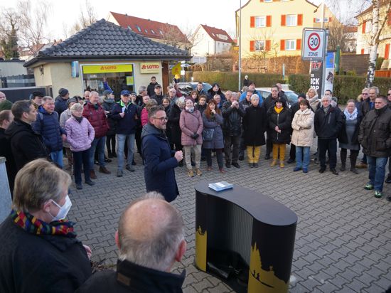 OB Peter Boch ist mit seinem Format „OB vor Ort“ in Brötzingen, wo er mit Bürgern über die geplante Erstaufnahmeeinrichtung für Flüchtlinge ins Gespräch kommt