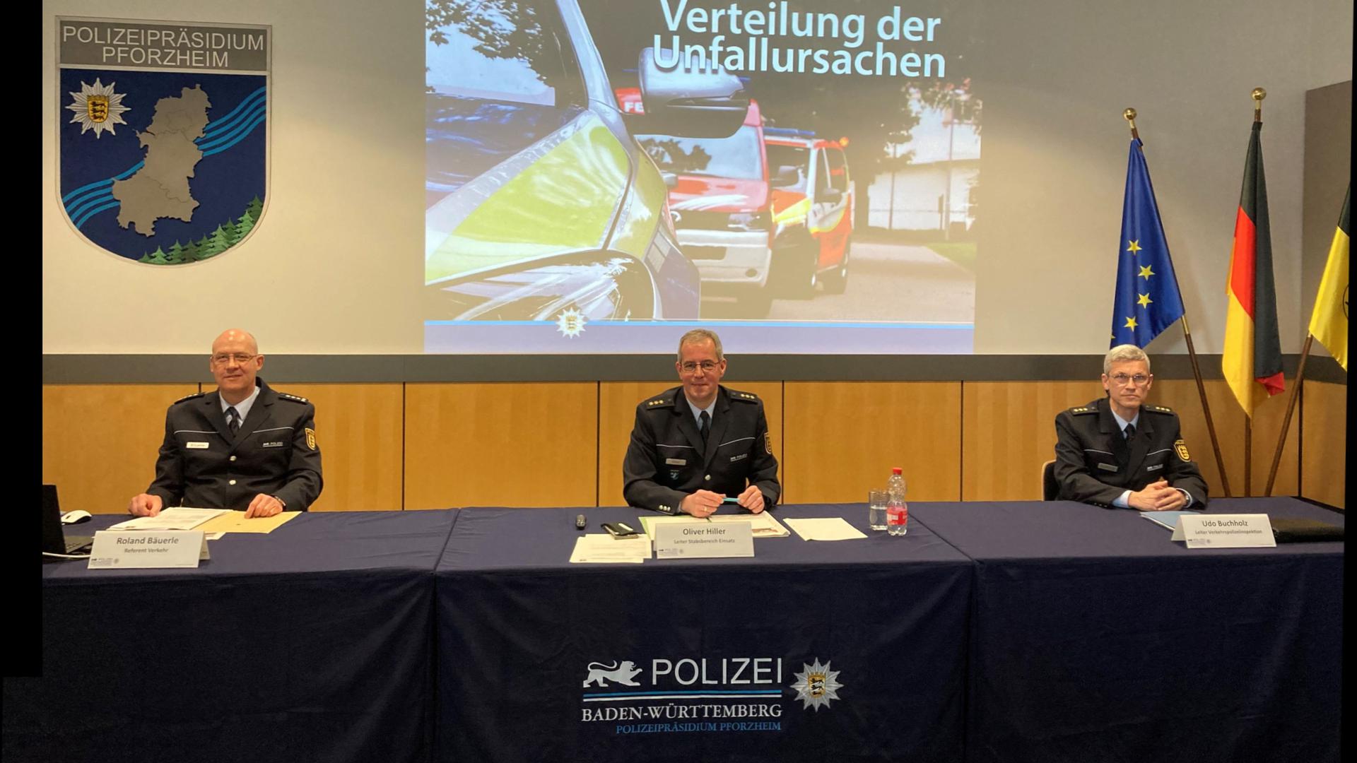 Immer noch geschockt: Roland Bäuerle (von links), Oliver Hiller und Udo Buchholz vom Polizeipräsidium Pforzheim hatten zwei tote Kinder in der Unfallbilanz zu vermelden.