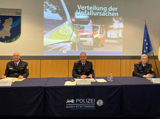 Immer noch geschockt: Roland Bäuerle (von links), Oliver Hiller und Udo Buchholz vom Polizeipräsidium Pforzheim hatten zwei tote Kinder in der Unfallbilanz zu vermelden.