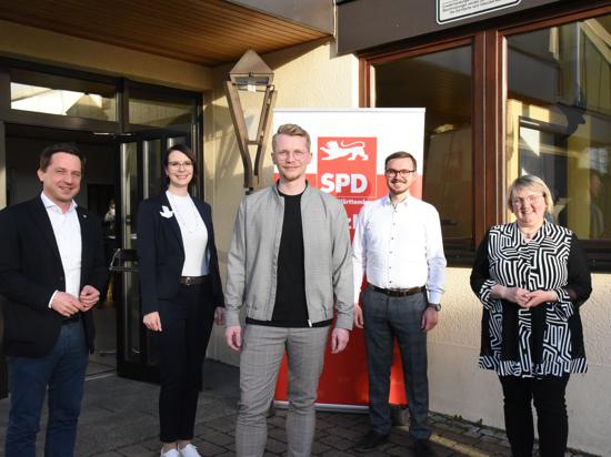 Blicken zuversichtlich auf eine neue Ära für die SPD: Sascha Binder, Annkathrin Wulff, Paul Renner, Michael Hofsäß und Katja Mast (von links).