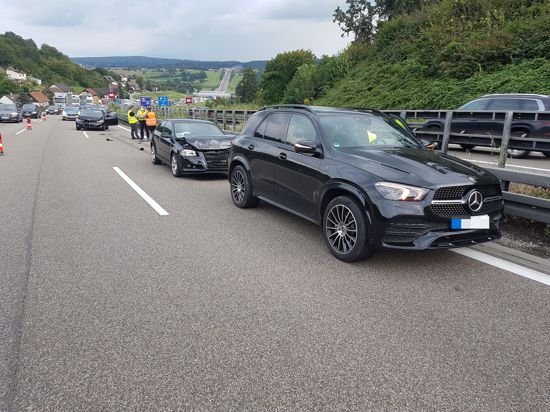 An dem Auffahrunfall auf der A8 bei Pforzheim-Ost waren vier Fahrzeuge beteiligt.
