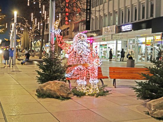 Weihnachtsmann in Pforzheimer Fußgängerzone