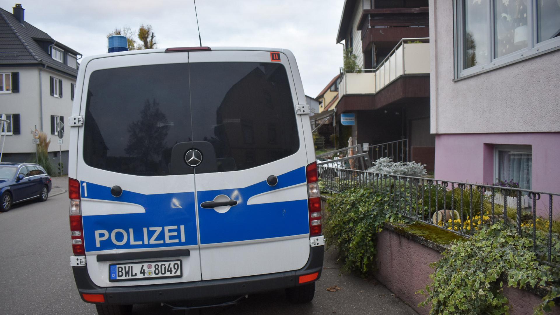 In Kämpfelbach-Ersingen soll ein führendes Mitglied der „Reichsbürger“ festgenommen worden sein. 
