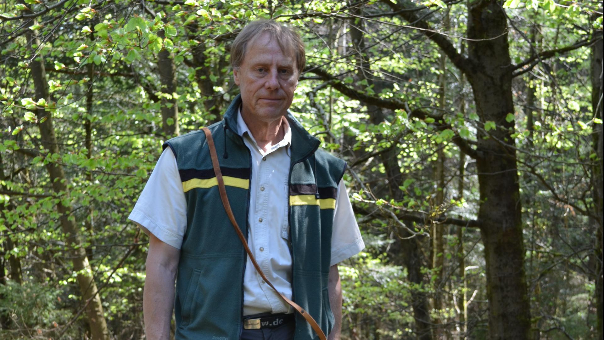 Bernhard Brenneis ist der Wildtierbeauftragte im Enzkreis und kümmert sich nicht nur um Wölfe, sondern auch um Luchse, Rebhühner und Schnepfen.