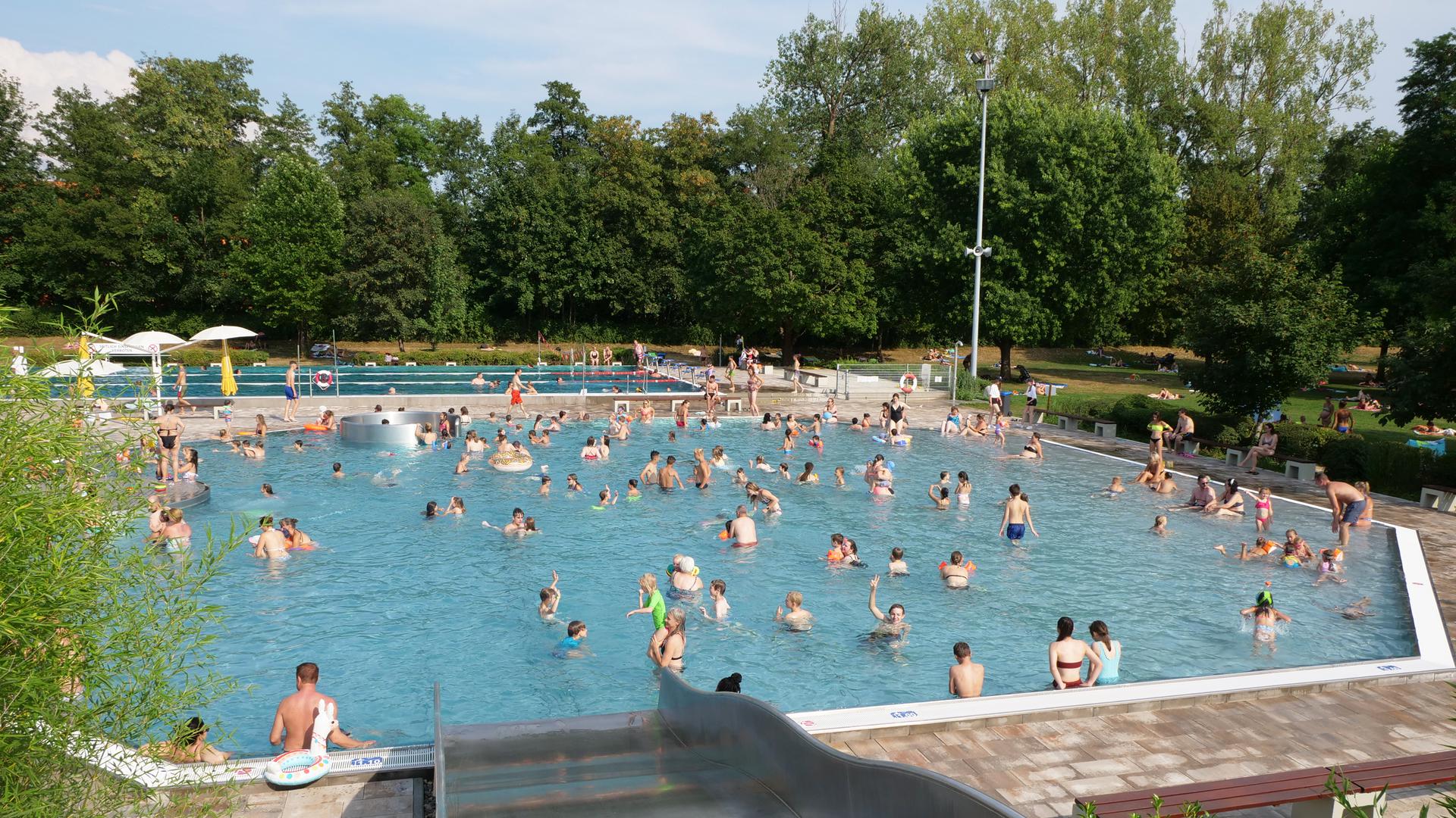 Freibad Schwimmbecken
