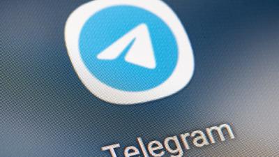 Auf dem Bildschirm eines Smartphones sieht man das Icon der App Telegram. Der Chatdienst Telegram will sein Geschäft mit einem Abo-Modell ausbauen. (zu dpa «Telegram startet Abonnements mit mehr Funktionen») +++ dpa-Bildfunk +++