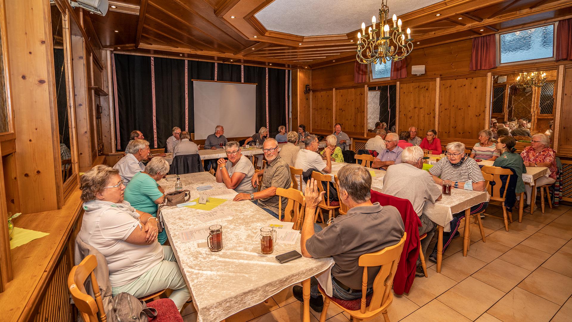 Verspätet fand die Jahreshauptversammlung des Schwarzwald-Ortsvereins Würmtal mit großer Besucherzahl statt.        