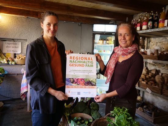 Die Solidarische Landwirtschaft liegt ihnen am Herzen: Christine Fischer von der SolidarRegion Pforzheim-Enzkreis eG (rechts) und Anika Sievertsen von der Scheune 16 in Eisingen wollen diesbezüglich kooperieren.