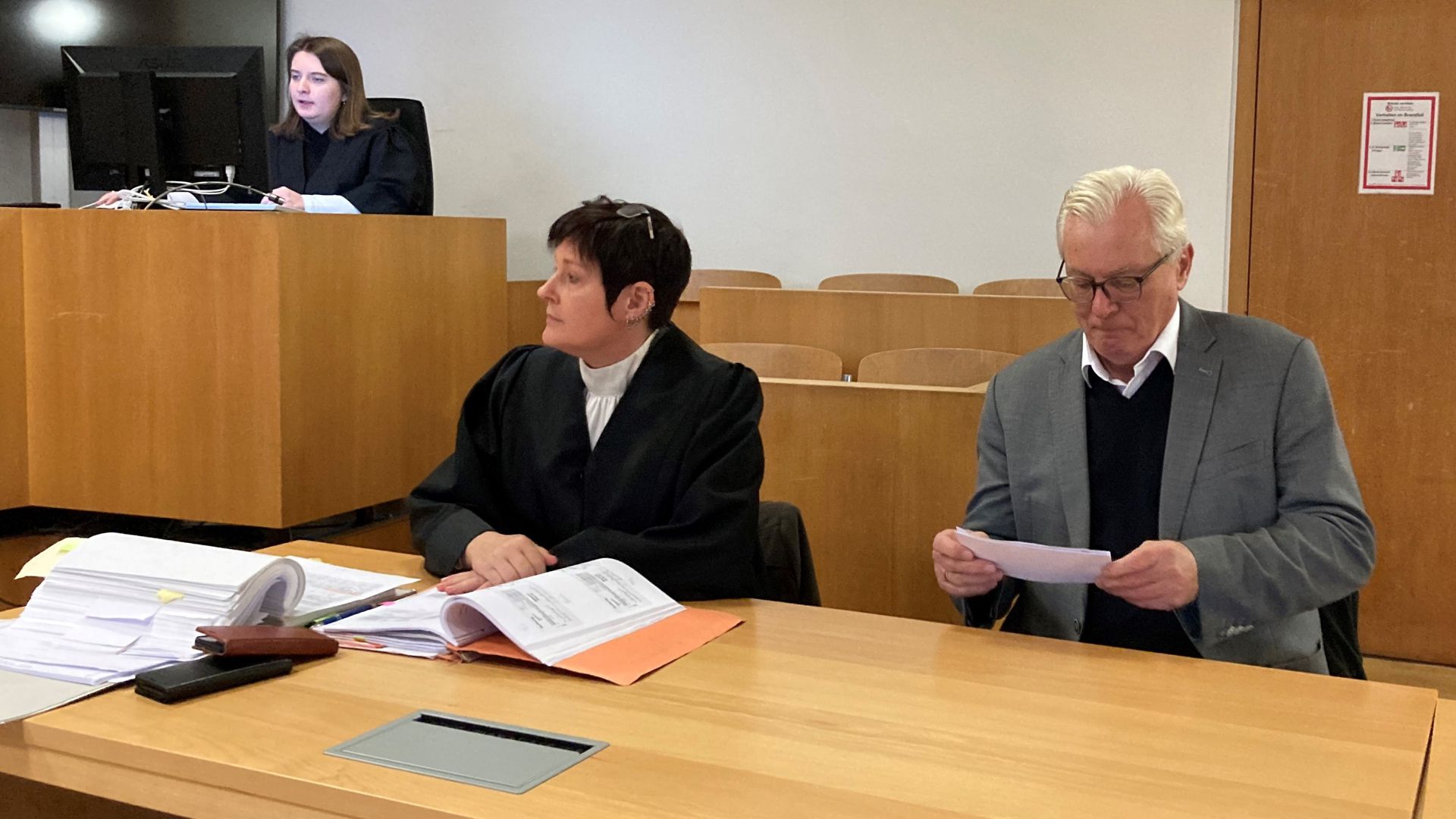Verteidigerin Meike Hammer forderte Freispruch für Bernd Gögel, der vor dem Pforzheimer Amtsgericht aber schließlich zu einer Geldstrafe verurteilt wurde. Ob er das Urteil annimmt, ist noch unklar.
