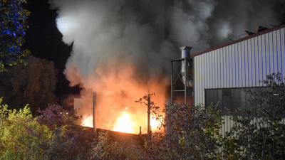 Brand bei Süd-Rec in Illingen im Enzkreis, Akku als Auslöser vermutet
