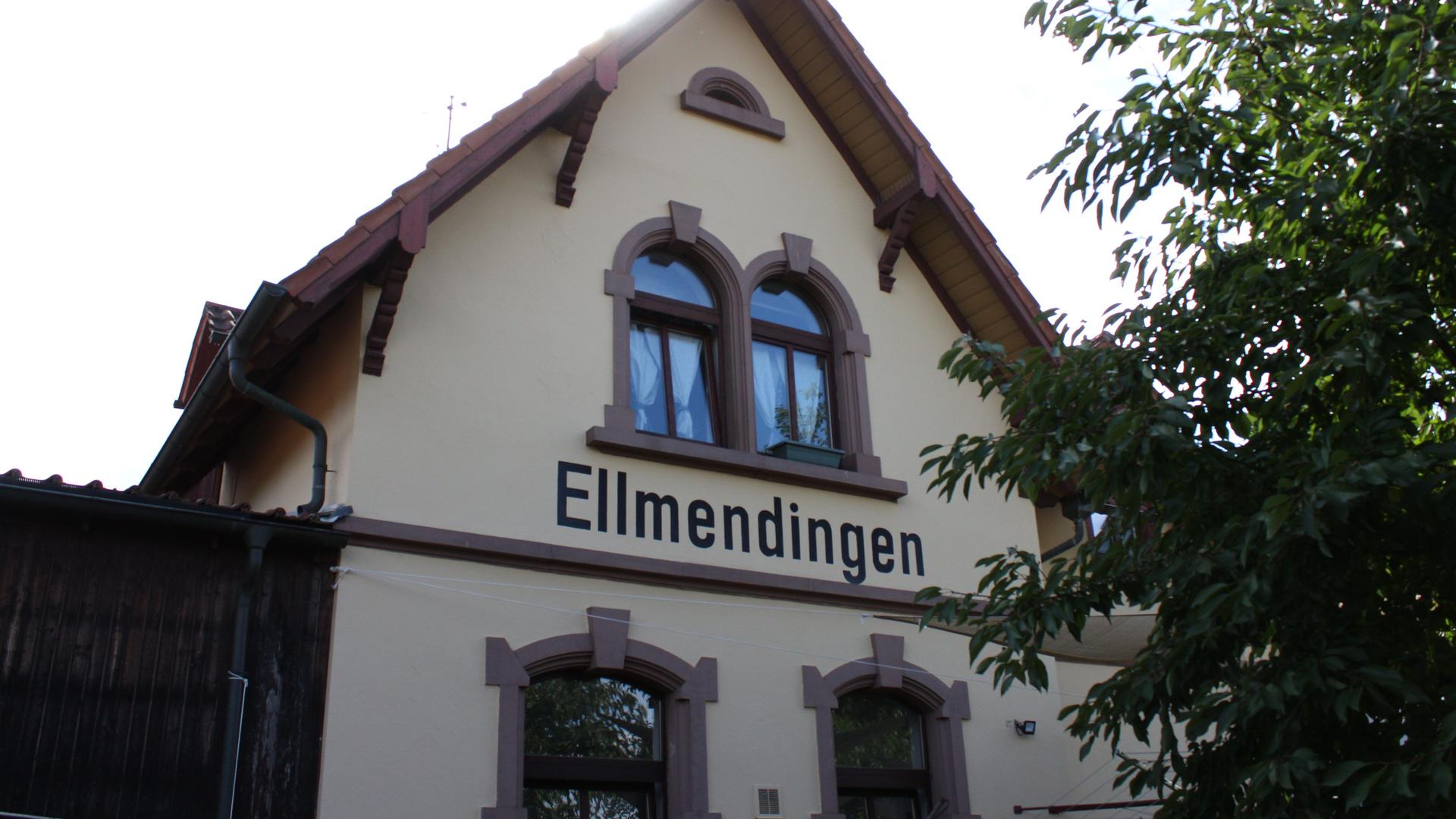 Auf der Rückseite des Wohnhauses der Familie Kisch prangt noch der Schriftzug „Ellmendingen“