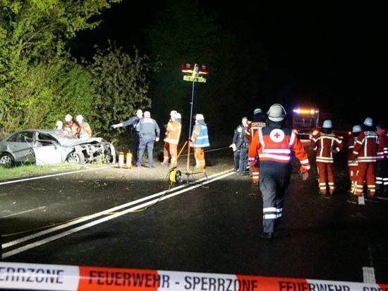 Nach dem schweren Unfall auf der B35 zwischen Knittlingen und Maulbronn war die Fahrbahn bis 1.30 Uhr gesperrt.