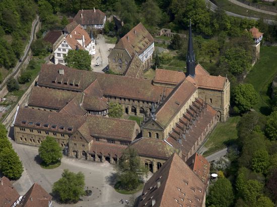 Als eines der wenigen historischen Momente im Land hatte das Kloster Maulbronn im vergangenen Jahr einen Besucherzuwachs um fast 30 Prozent zu verzeichnen, während landesweit die Zahlen um 4,7 Prozent zurückgingen