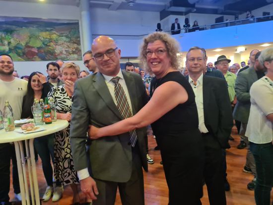 Uwe Engelsberger und Birgit Mertens bei der Bürgermeisterwahl im Ameliussaal