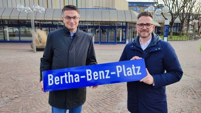 Von links nach rechts: Oliver Reitz und Oberbürgermeister Peter Boch