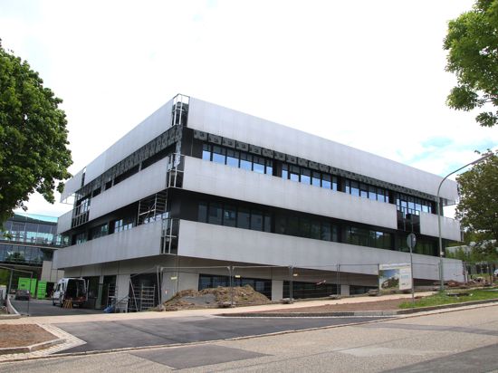 Neubau Zentrum für Präzisionstechnik an der Tiefenbronner Straße in Pforzheim