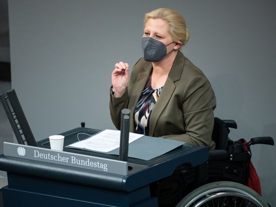 Stephanie Aeffner (Bündnis 90/Die Grünen) spricht während einer Debatte im Bundestag. 