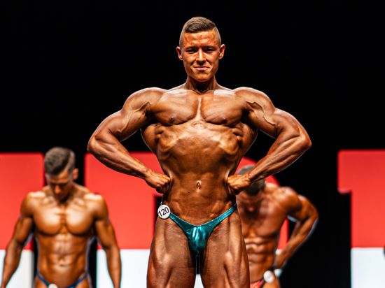 Mit seinen Posen hat Lucas Seidel aus Pforzheim bei den European Championships der International Natural Bodybuilding Association überzeugt und wurde zum Vize-Europameister im Natural-Bodybuilding gekürt.