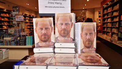 Schon ein Bestseller: Die Prinzen-Biografie gibt es auch als eBook und Hörbuch. Am Erscheinungstag wurde sie in den USA, Kanada und Großbritannien bereits über 1,4 Millionen Mal verkauft.
