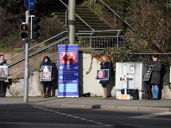 Mahnwache: Die Abtreibungsgegner von „40 Tage für das Leben“ beteten am Samstag an der Kreuzung Östliche und Parkstraße. 