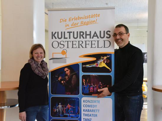 Stellten das Osterfeld-Programm von April bis August vor, im Bild: Katinka Rabenseifner, Paul Taube.