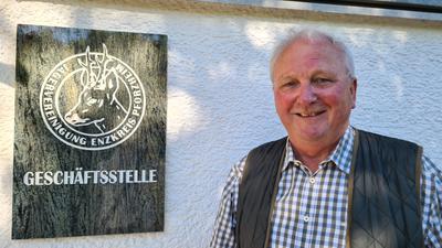 Seit 2006 Kreisjägermeister: Dieter Krail steht an der Spitze der Kreisjägervereinigung Enzkreis Pforzheim. Seit 51 Jahren ist er Jäger, seine erste Prüfung legte er im Jahr 1971 ab, seither erneuert er sie jedes Jahr.