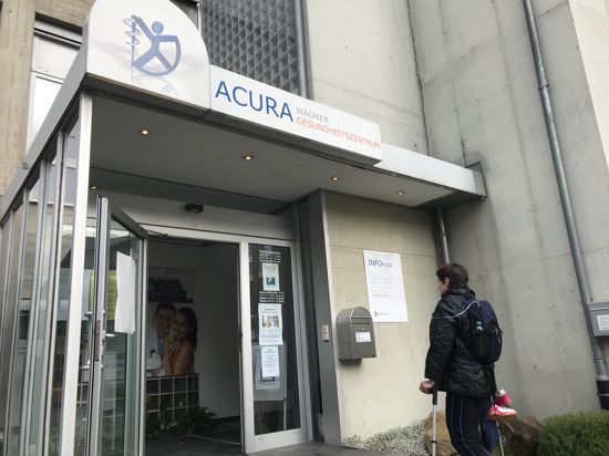 Bei laufendem Betrieb: Wegen einer Zwangsvollstreckung des Pforzheimer Amtsgerichts mussten die Patienten im Acura Wagner Gesundheitszentrum die Einrichtung verlassen. 