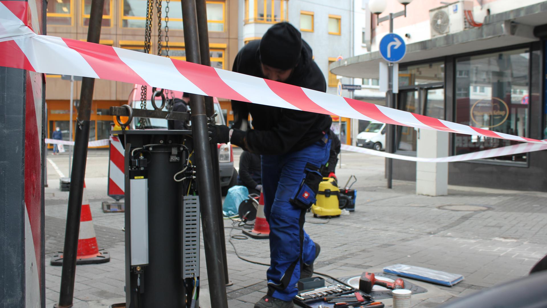 Mehr Sicherheit: Das verspricht sich die Stadt von den versenkbaren Pollern, die in der Lammstraße und in der Blumenstraße installiert wurden. Am 19. April sollen sie in Betrieb gehen.