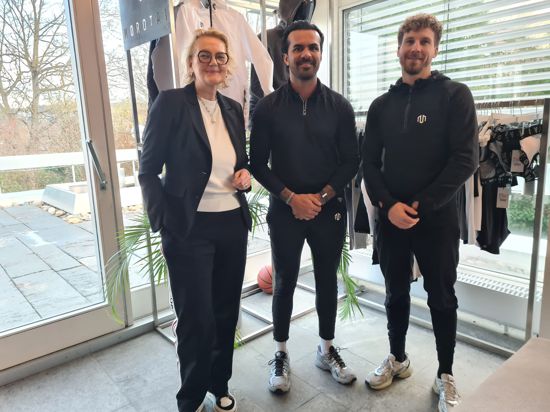 Sandra Volz (FCC Karrierefabrik), Beraterin von Rafy Ahmed (Morotai-Gründer) und Josua Kargoll (Geschäftsführer), die mit der Sportartikelmarke Morotai nach einer Insolvenz voll Zuversicht neu durchstarten. 