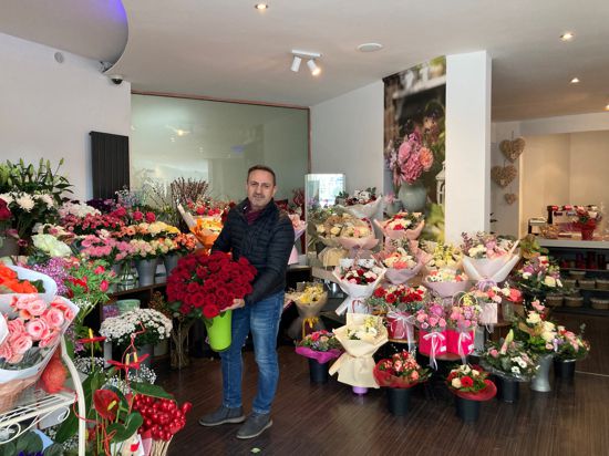 Nuri Yolcu ist mit seinem Blumenladen La Flora umgezogen. Er ist froh, dass es mit der Widereröffnung noch vor dem Valentinstag geklappt hat.