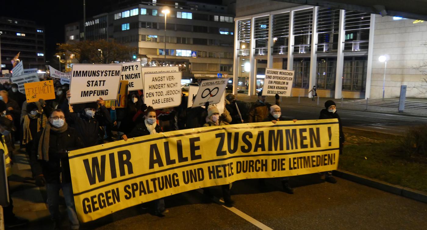 5.500 Menschen demonstrieren in Pforzheim gegen Corona-Regeln