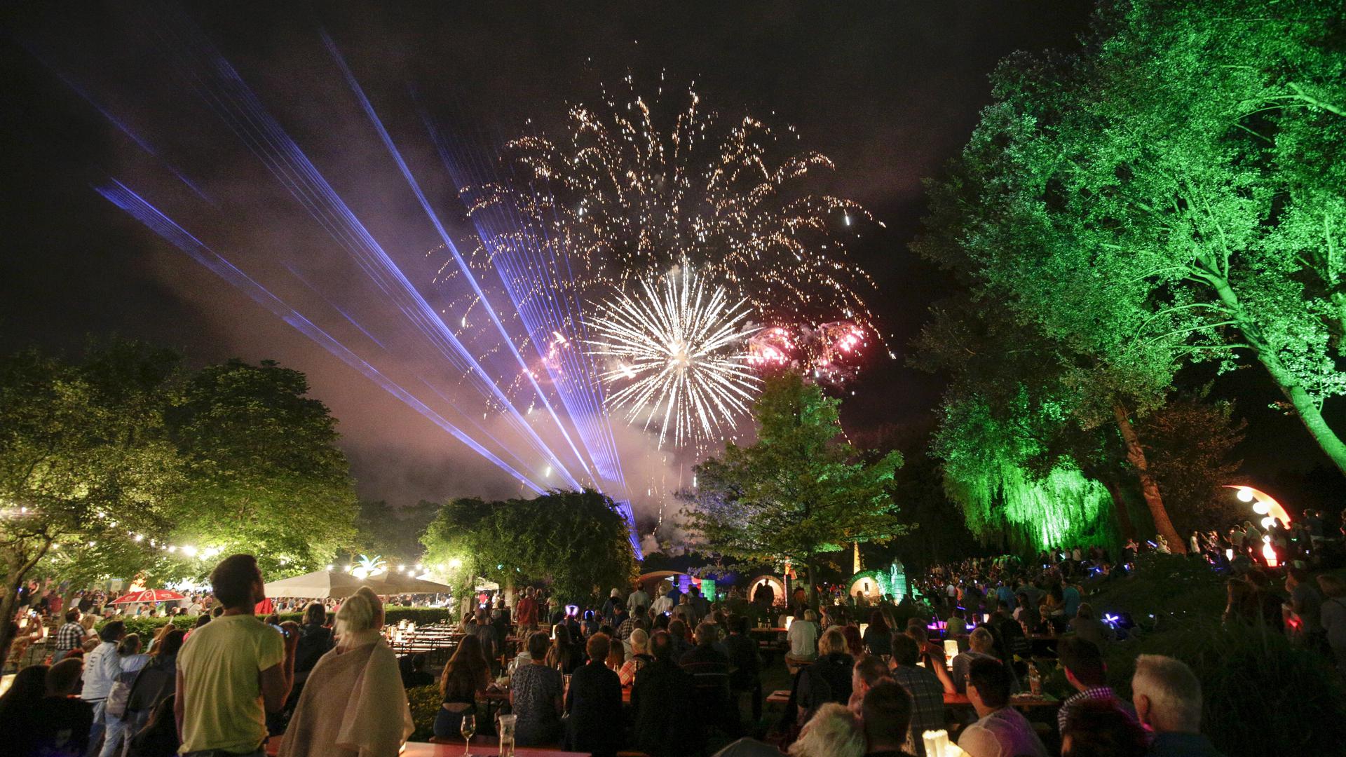 Spektakuläre Momente wird es auch in diesem Jahr wieder geben, wenn am heutigen Freitagabend das Lichterfest im Enzauenpark steigen wird.