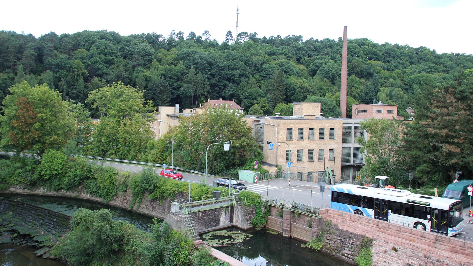 Gelände der Alten Papierfabrik in Dillweißenstein mit Nagold und Hirsauer Straße / B 456