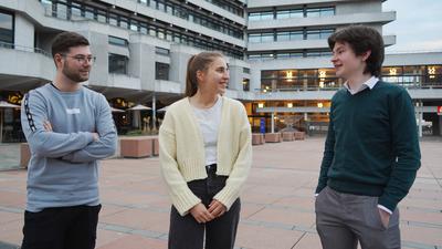 Zeigen sich zufrieden: Cosmin Ghiran, Hannah Wolff und Leon Meyer (von links) ziehen ein positives Fazit zu dem, was der Pforzheimer Jugendgemeinderat in den vergangenen beiden Jahren erreicht hat.