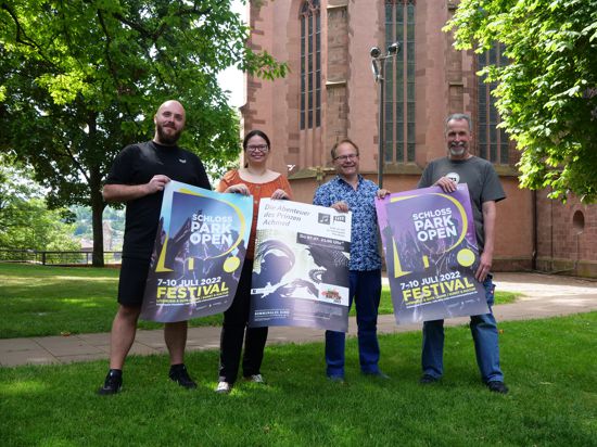 Für das Schlosspark Open Festival im Juli ist alles bereitet, versichern Tobias Gay, Sarah Münzer, Alexander Weber und Jörg Schneider (von links)