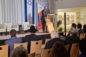 Volker Beck, Geschäftsführer des Tikvah Instituts (Berlin) will, dass die jüdischen Feiertage in allen 16 Bundesländern gesetzlich geregelt sind.  Nach Veranstaltungen in Hamburg und Nordrhein-Westfalen brachte er das Thema am Montag mit einer Veranstaltung in der Pforzheimer Synagoge nach Baden-Württemberg.